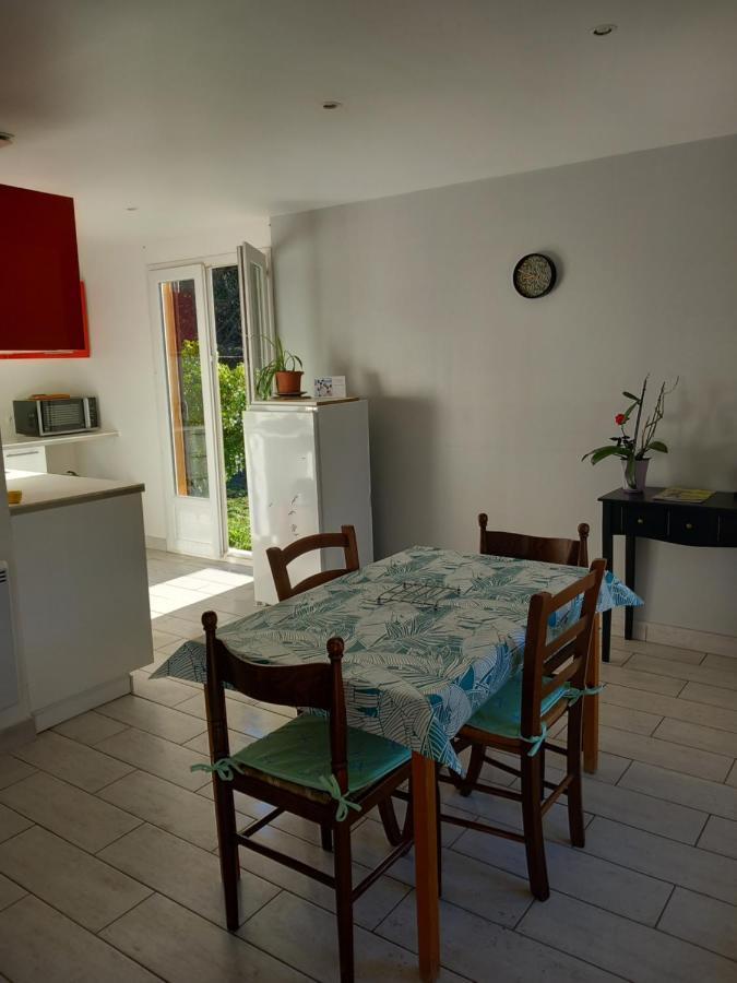 Petit Chalet En Bois Reynès Kültér fotó